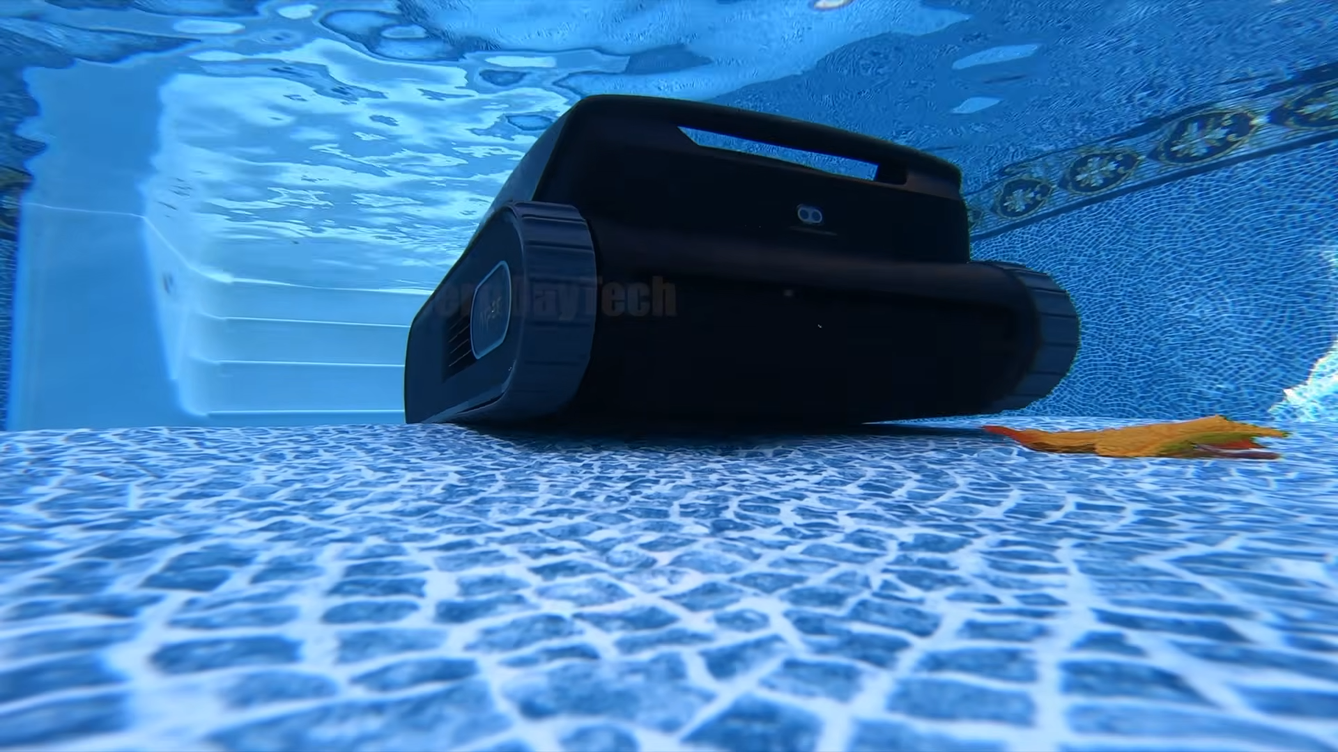 Aiper Scuba S1 Robotic Pool Cleaner Review: Worth It? — photo 2
