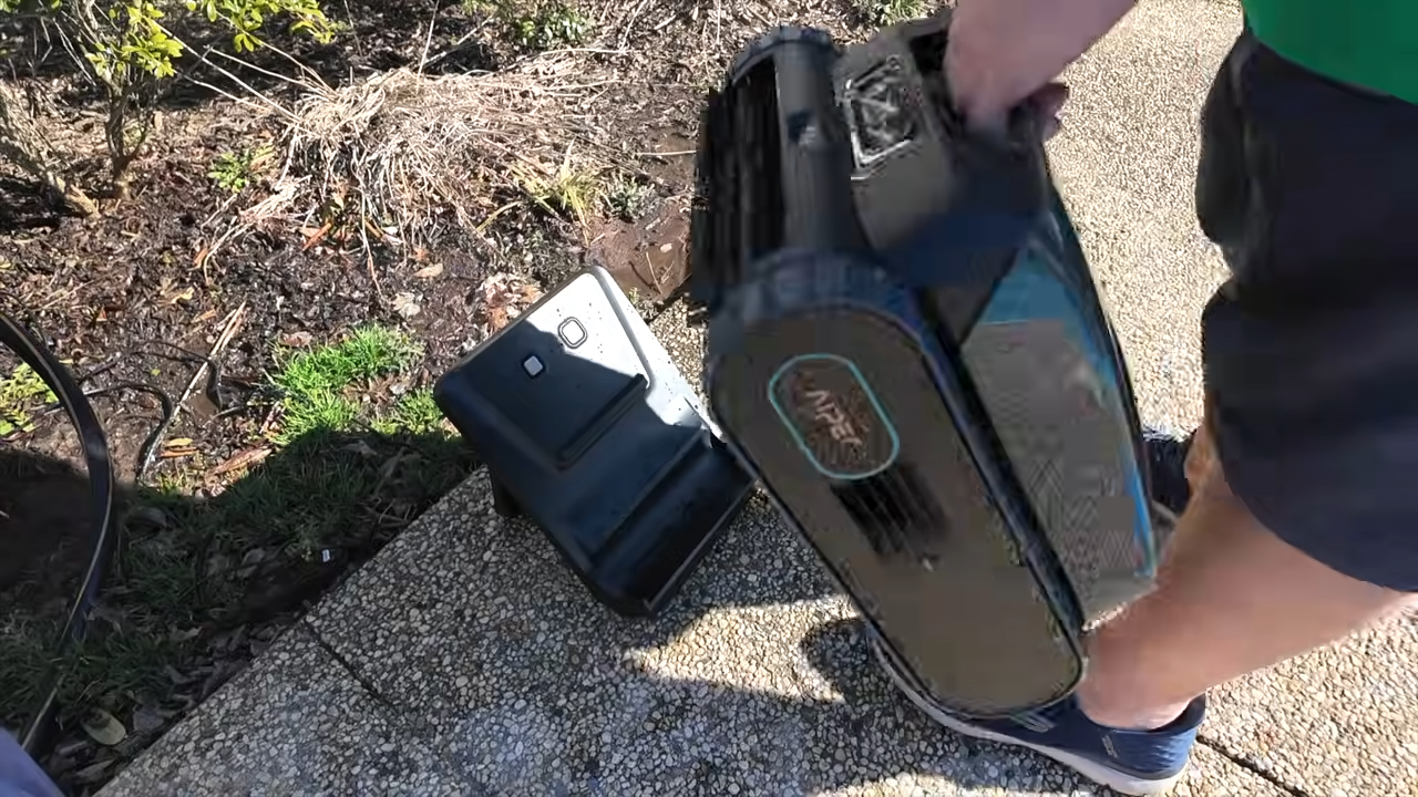 Aiper Scuba V3 vs S3: Which Robotic Pool Cleaner Should You Buy? — photo 3