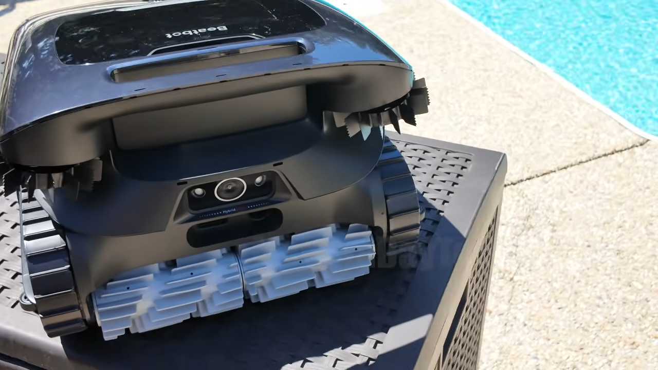 Beatbot AquaSense 2 Ultra Cordless Robotic Pool Cleaner Review — photo 2