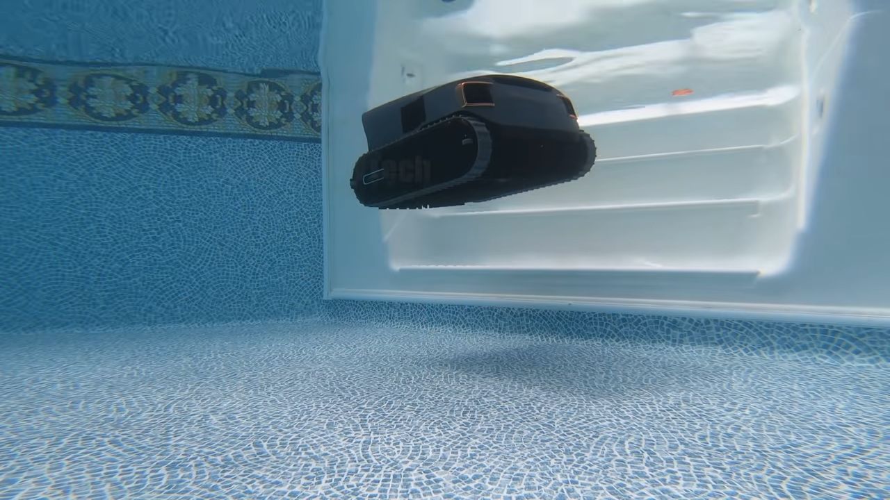Beatbot AquaSense 2 Ultra Cordless Robotic Pool Cleaner Review — photo 3