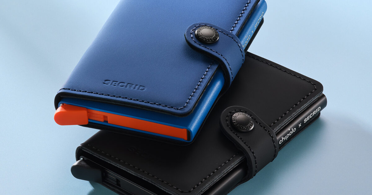 secrid trackable wallet — in use