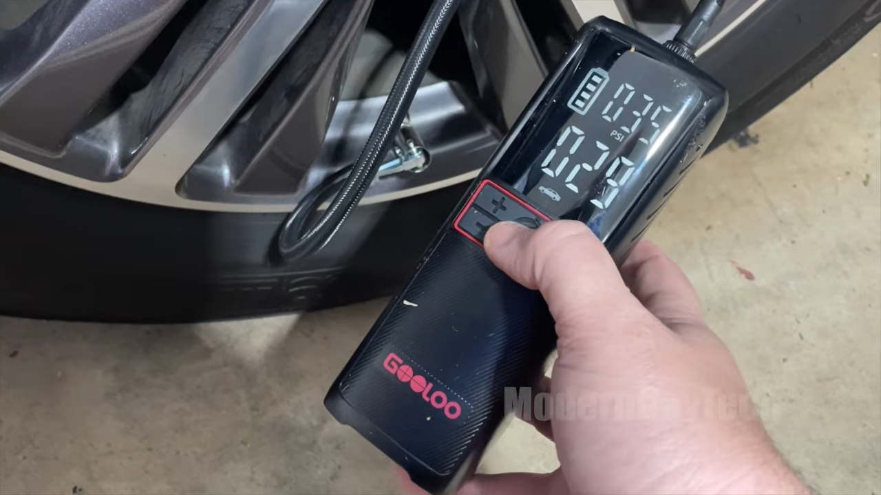 GOOLOO Portable Tire Inflator Review — photo 1