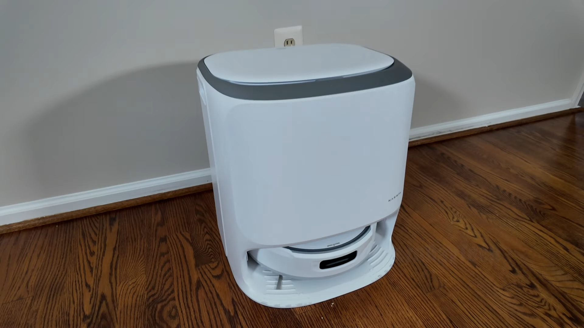Narwal Freo 20 Robot Vacuum and Mop Review — photo 1