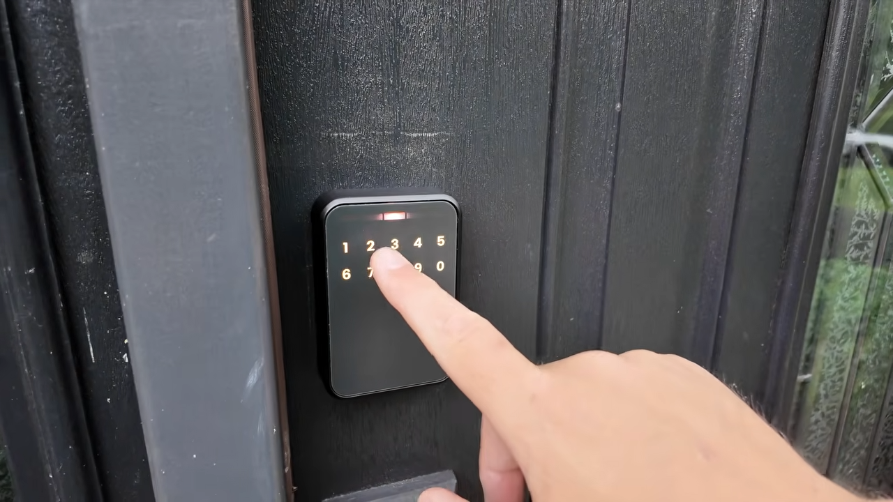 Schlage Sense Pro UWB Smart Deadbolt Lock: Worth It? — photo 1
