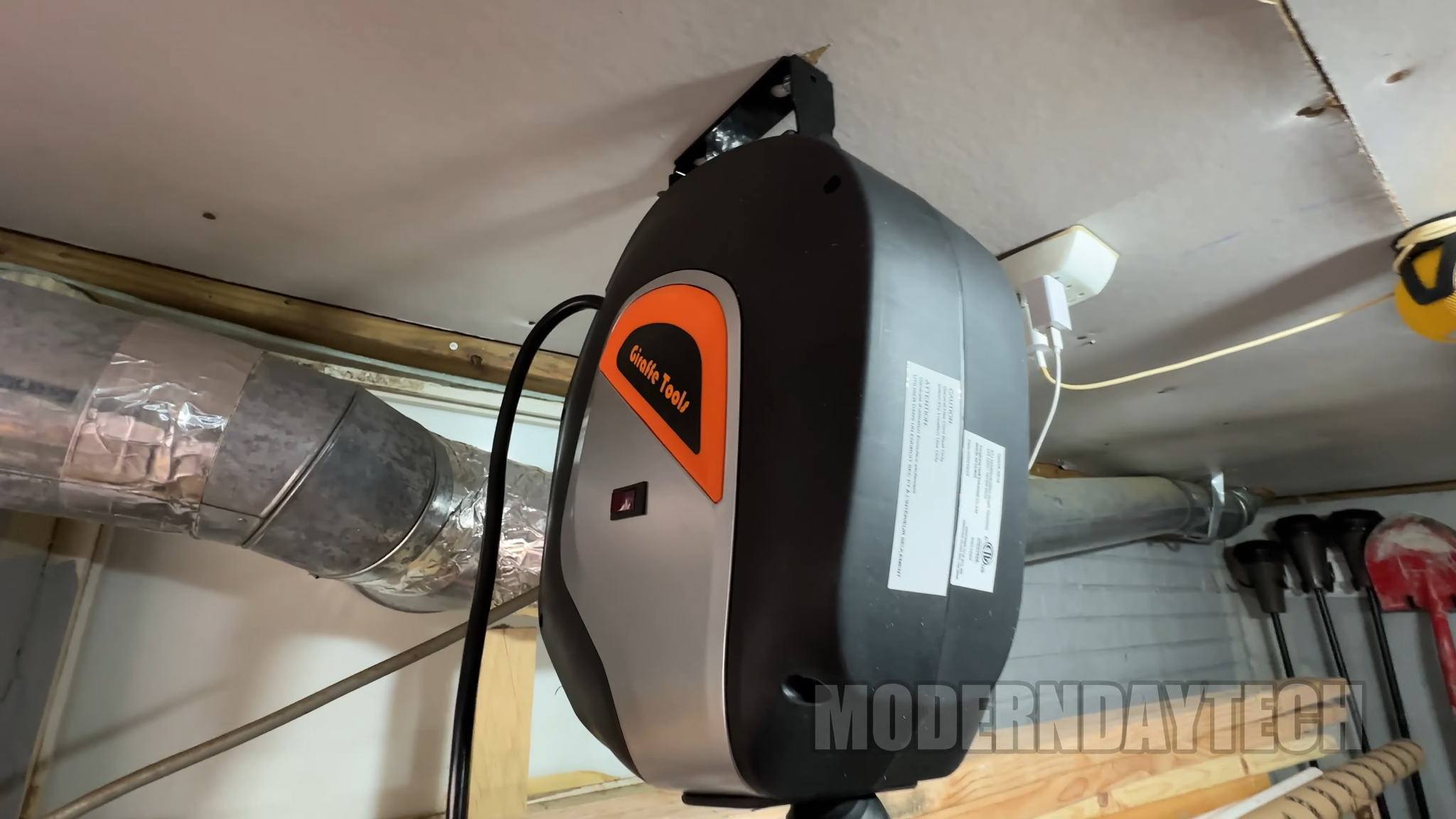Giraffe Tools Retractable Extension Cord Reel 50FT 14 Gauge Review — photo 1