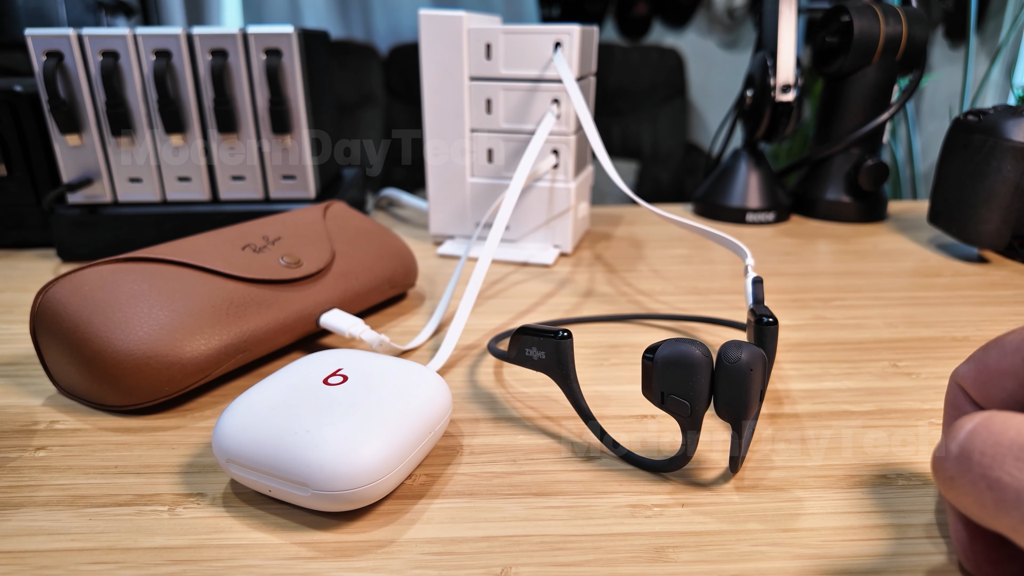 Gitryin Tower Charging Station Review — photo 2