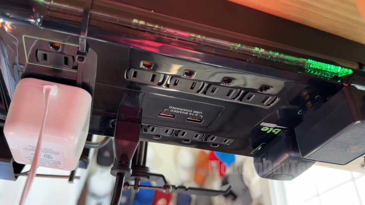 Plugable Surge Protector Power Strip: Should You Buy It? — photo 3