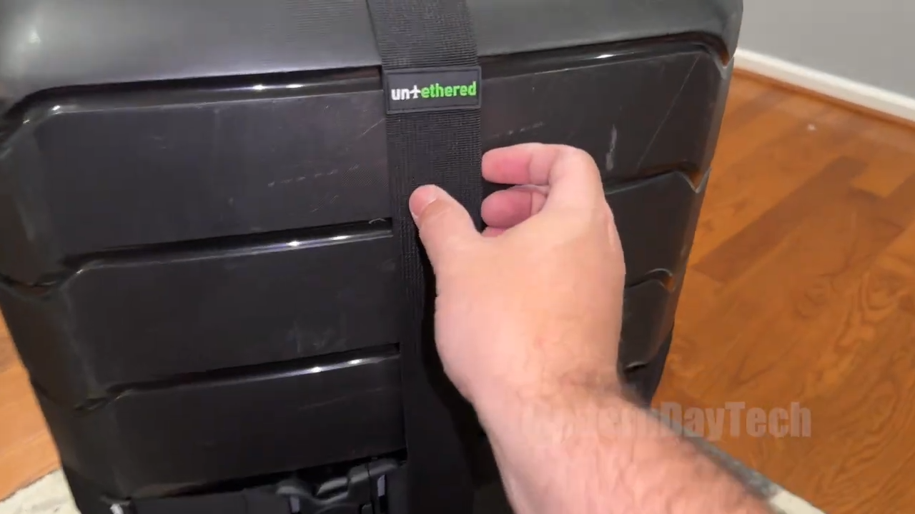 Untethered Luggage Straps: Do They Actually Work? — photo 3