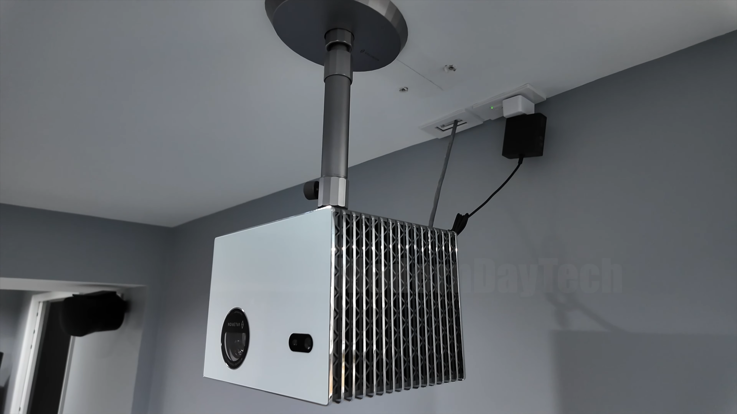 Valerion StreamMaster Plus2 4K Laser Projector Review — photo 2
