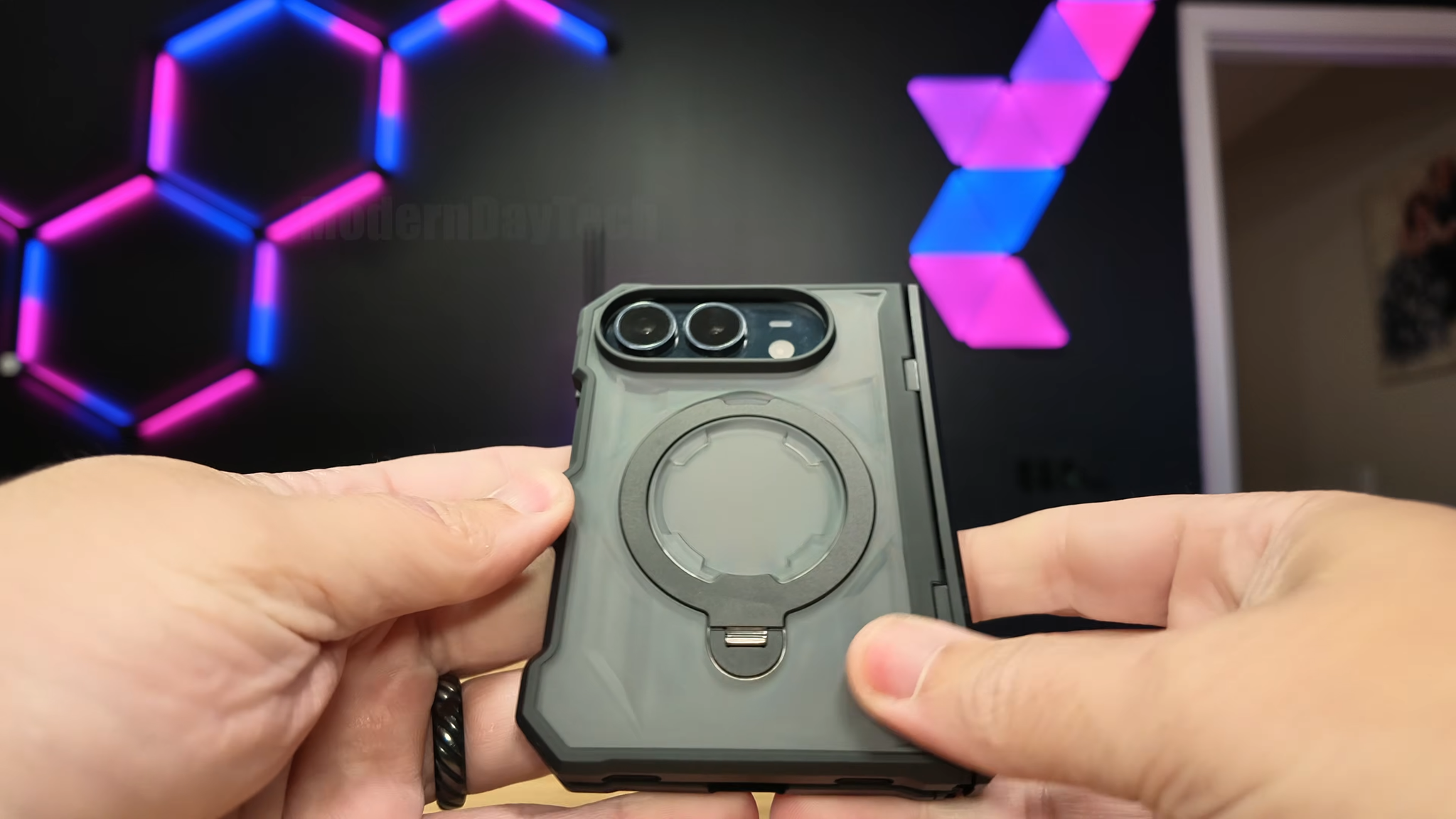 iphone duo, detail view